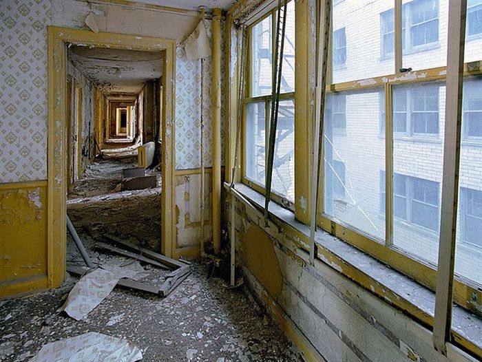 The Ruins of Detroit (25 pics)