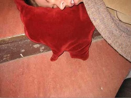 Blood Puddle Pillows (8 pics)