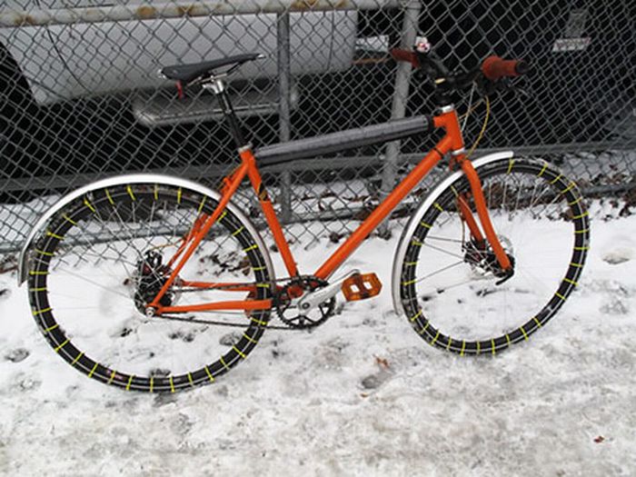 The MacGyver Approach to Winter Biking (4 pics)