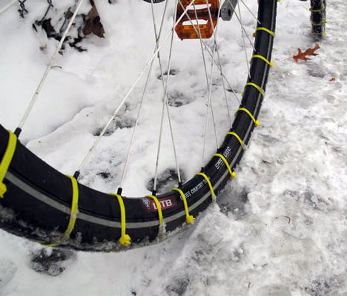 The MacGyver Approach to Winter Biking (4 pics)
