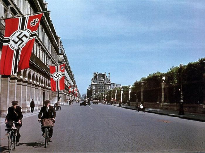 Propaganda Photos of Occupied Paris (53 pics)