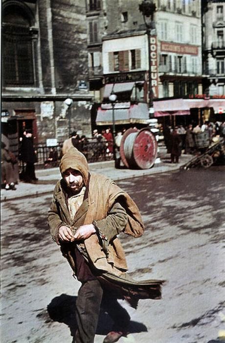 Propaganda Photos of Occupied Paris (53 pics)