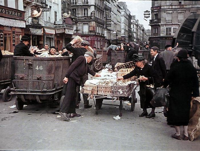 Propaganda Photos of Occupied Paris (53 pics)