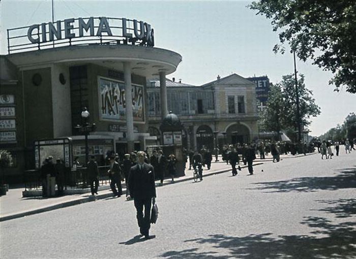 Propaganda Photos of Occupied Paris (53 pics)