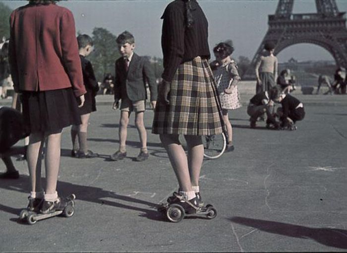 Propaganda Photos of Occupied Paris (53 pics)