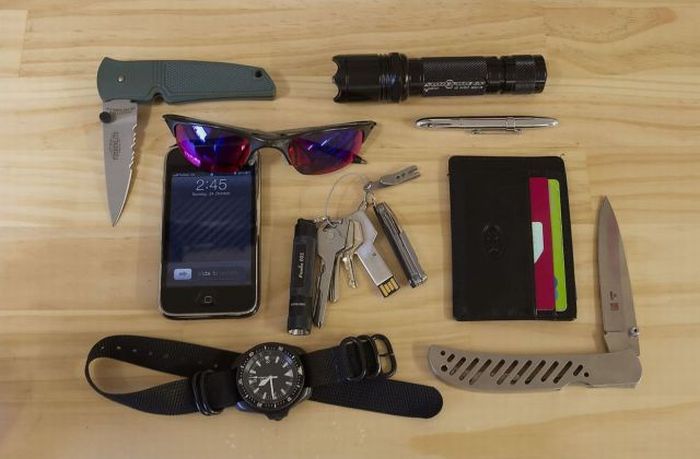 Things That People Carry. Part 3 (60 pics)