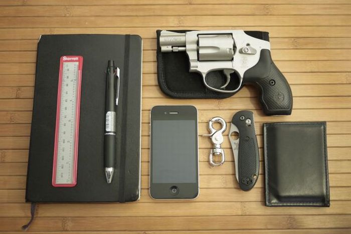 Things That People Carry. Part 3 (60 pics)