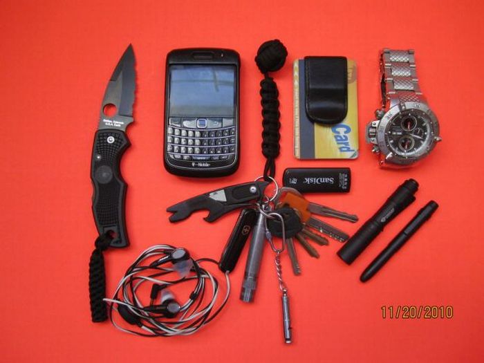 Things That People Carry. Part 3 (60 pics)