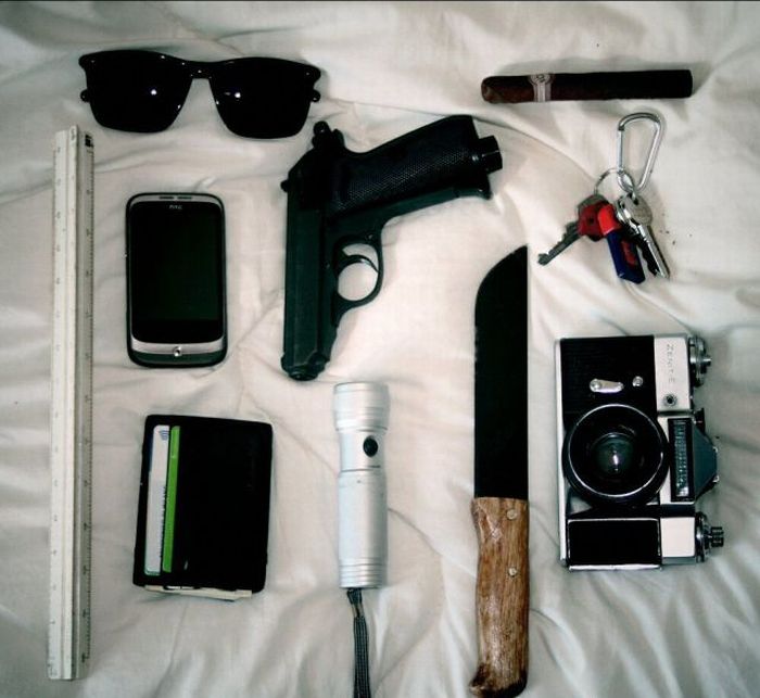 Things That People Carry. Part 3 (60 pics)