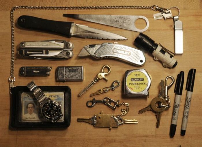 Things That People Carry. Part 3 (60 pics)