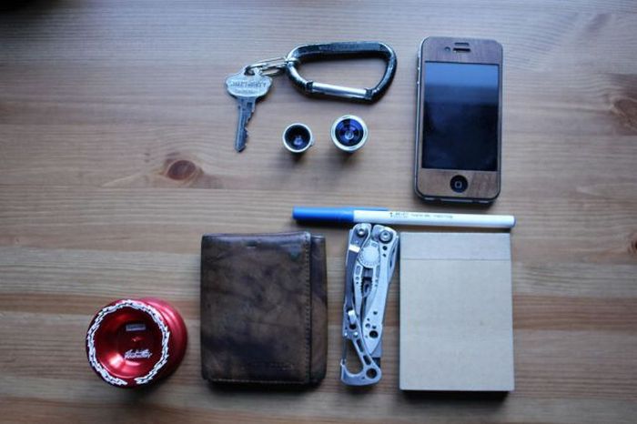 Things That People Carry. Part 3 (60 pics)