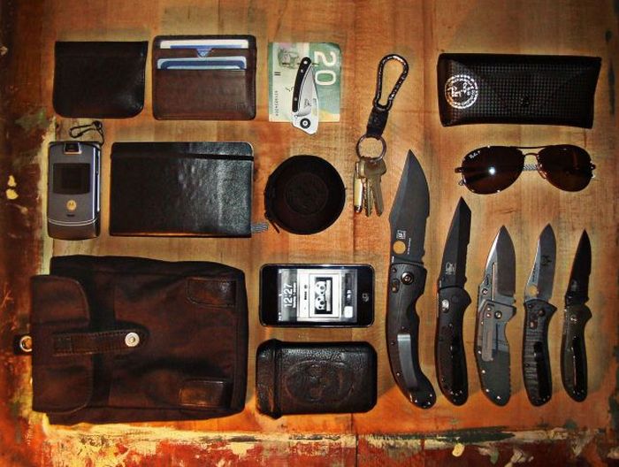 Things That People Carry. Part 3 (60 pics)