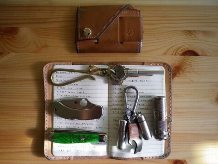 Things That People Carry. Part 3 (60 pics)