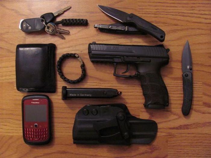 Things That People Carry. Part 3 (60 pics)