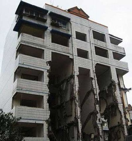 Developer Destroys Building Stairway to Evict Residents (2 pics)