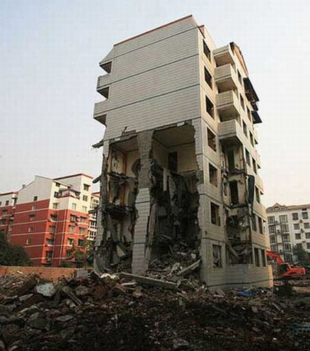 Developer Destroys Building Stairway to Evict Residents (2 pics)