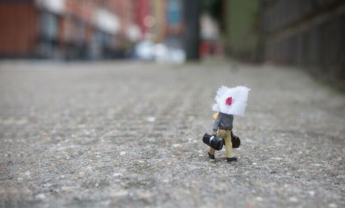 Little People – a Tiny Street Art Project (42 pics)