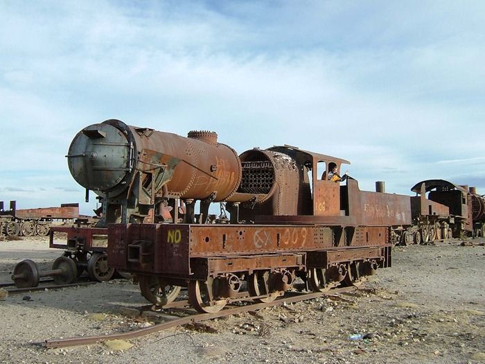 Train Graveyard in Bolivia (8 pics)