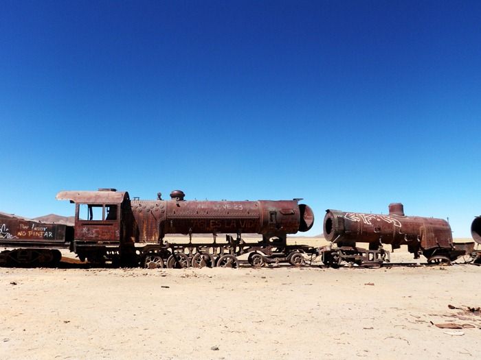 Train Graveyard in Bolivia (8 pics)