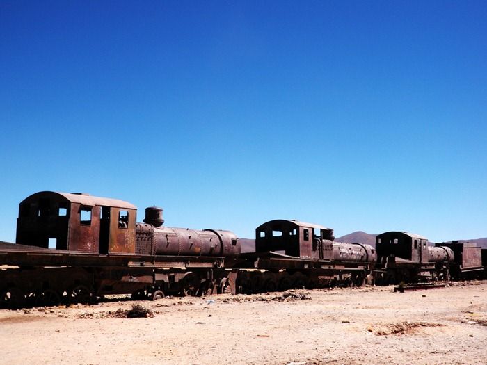 Train Graveyard in Bolivia (8 pics)