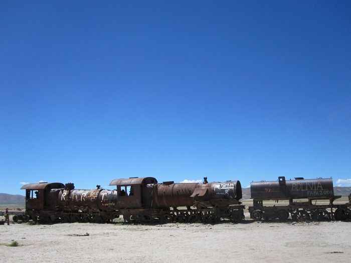 Train Graveyard in Bolivia (8 pics)
