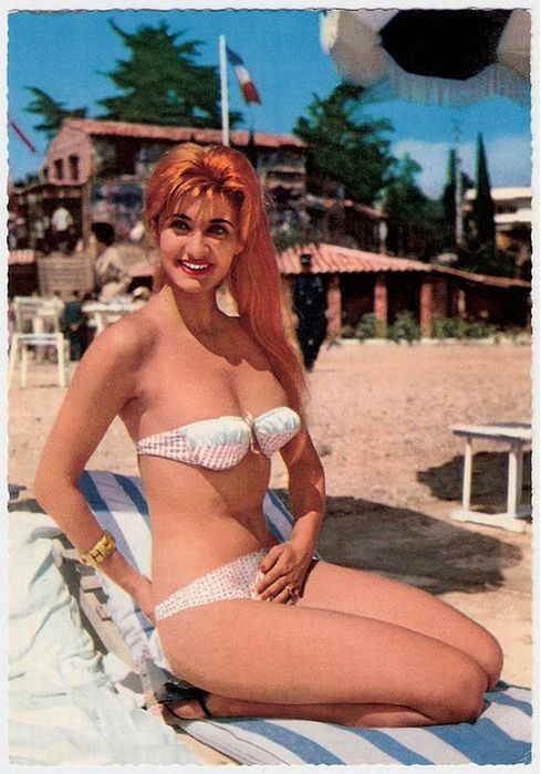 Vintage Pin-Up Post Cards of American and European Film Stars (97 pics)