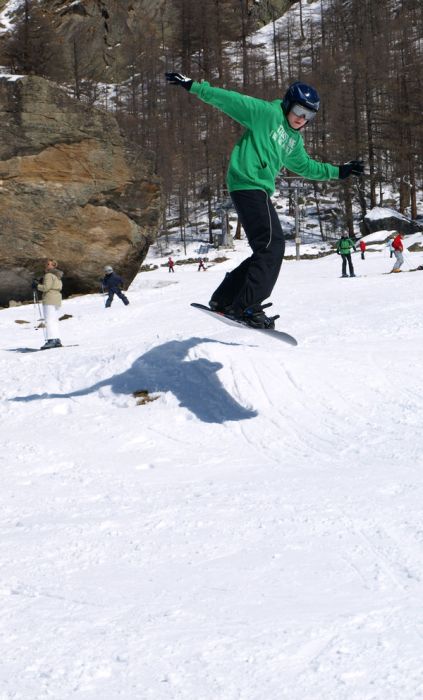 Snowboarding and Surfing (45 pics)