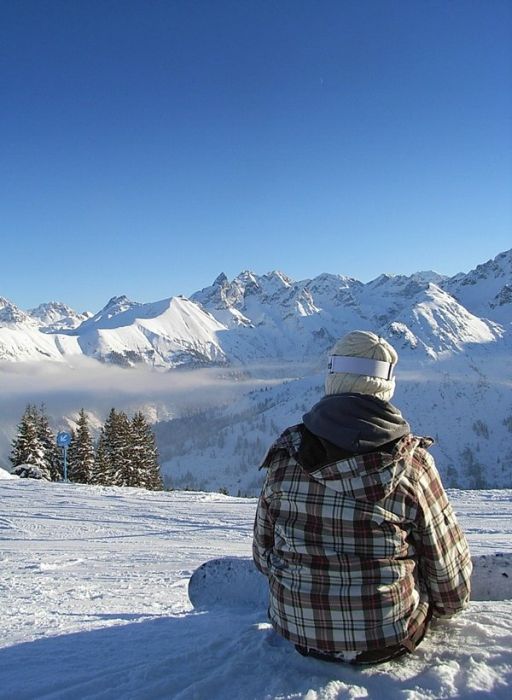Snowboarding and Surfing (45 pics)