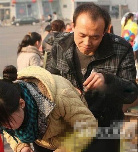 Chinese Pickpocket (8 pics)