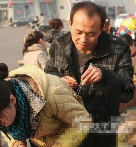 Chinese Pickpocket (8 pics)