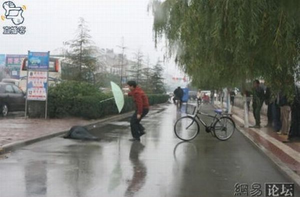 What to Do with a Drunk Japanese Man? (8 pics)