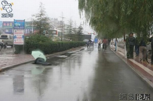 What to Do with a Drunk Japanese Man? (8 pics)