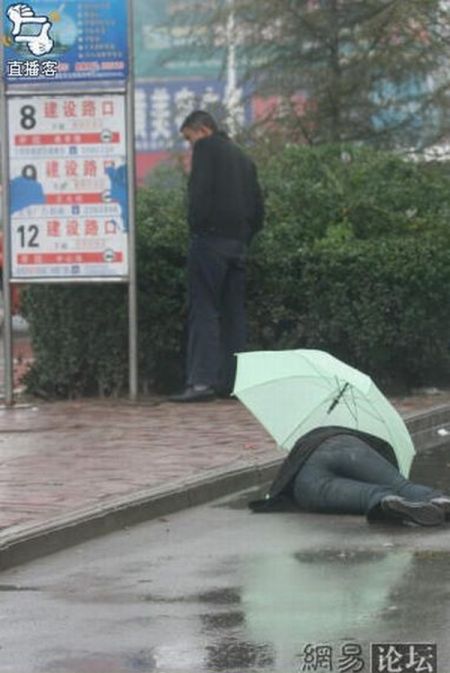 What to Do with a Drunk Japanese Man? (8 pics)