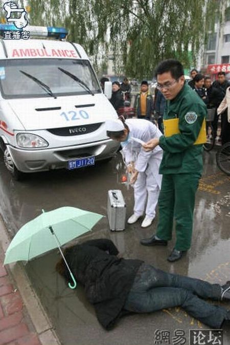 What to Do with a Drunk Japanese Man? (8 pics)