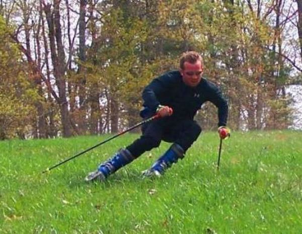 Grass Skiing (21 pics)