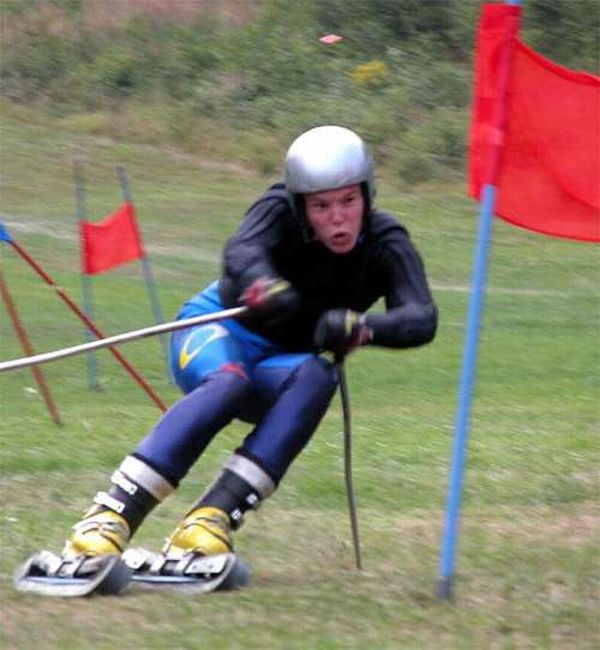 Grass Skiing (21 pics)