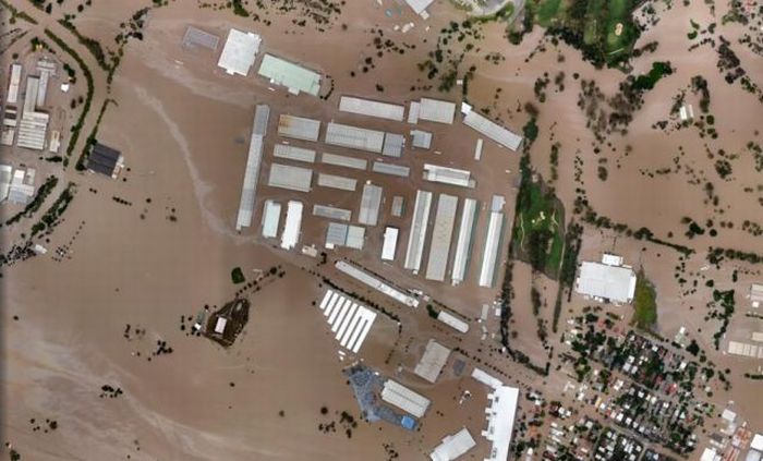 The Devastation Caused by the Brisbane Floods: Before and After (40 pics) The Devastation Caused by the Brisbane Floods: Before and After (40 pics)