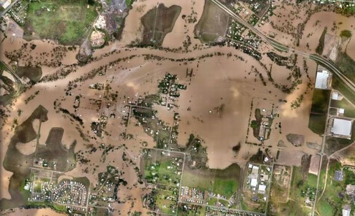 The Devastation Caused by the Brisbane Floods: Before and After (40 pics) The Devastation Caused by the Brisbane Floods: Before and After (40 pics)