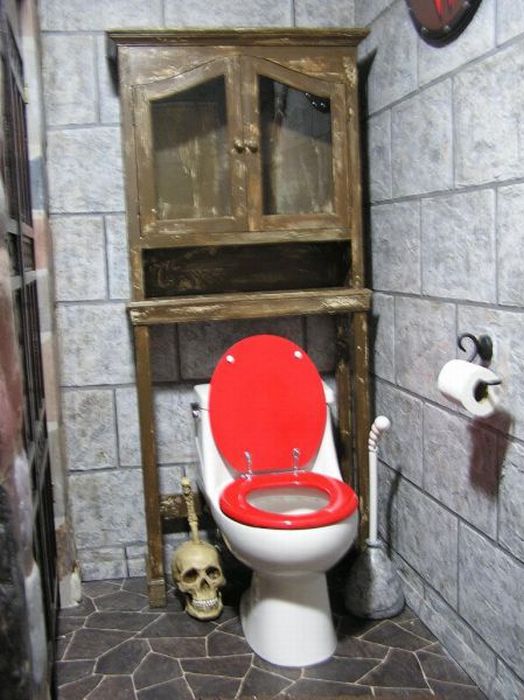 WoW Players Remodel Their Bathroom with a Horde Theme (31 pics)