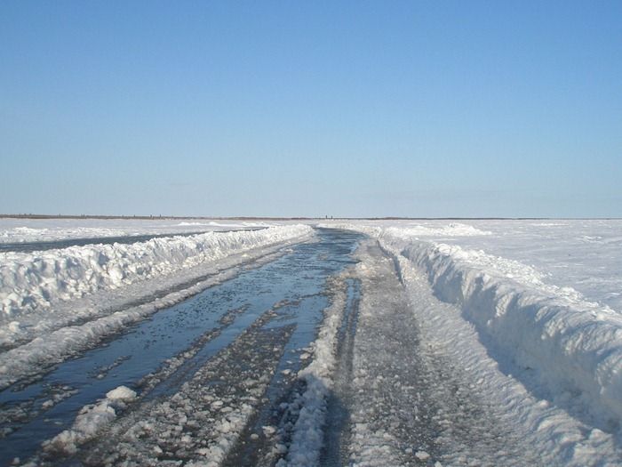 The Ice Road to Tuktoyaktuk (9 pics)