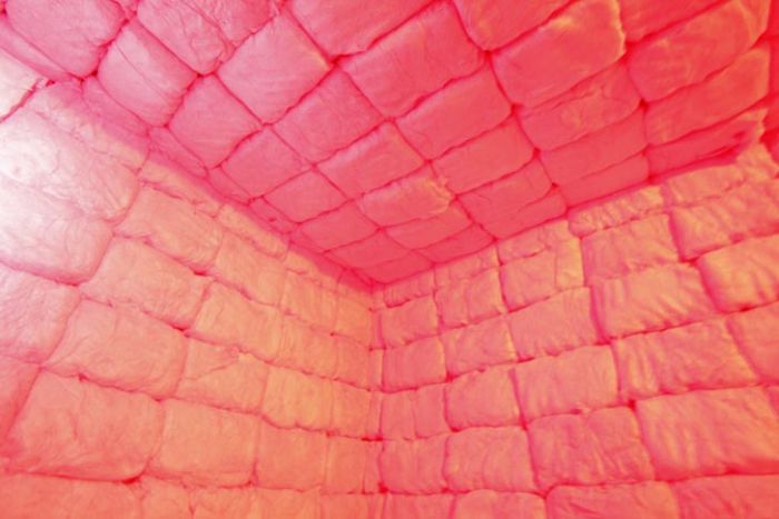 Room Lined with 1,600 Cones of Cotton Candy (7 pics)