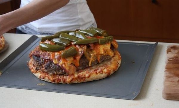 A Double Decker Pizza Burger (26 pics)