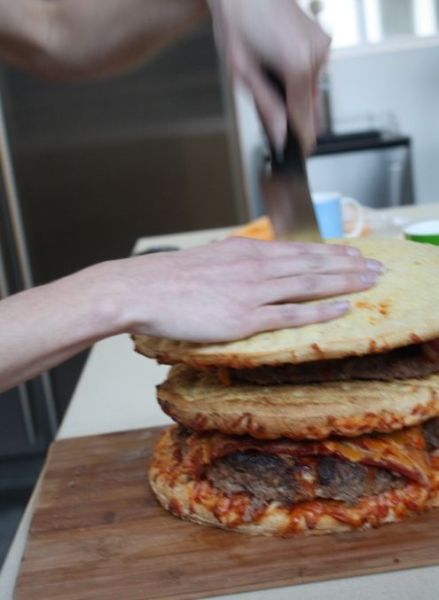 A Double Decker Pizza Burger (26 pics)