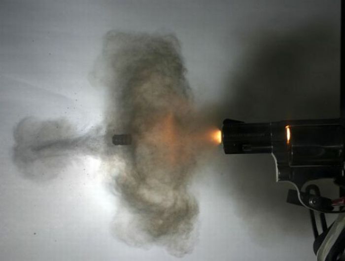 High-Speed Photographs of Bullets (26 pics)