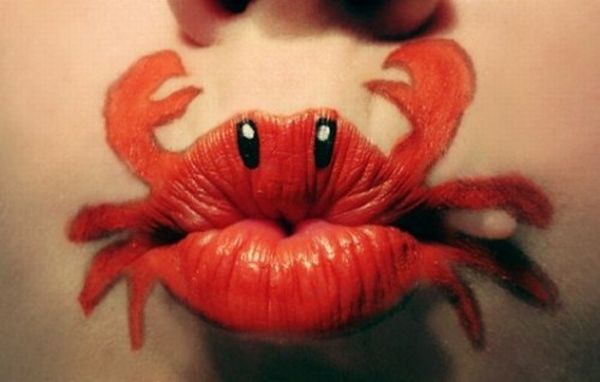 Bodyart on Lips (7 pics)