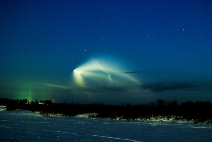 Space Launch as Seen from the Windows in Russia (23 pics)