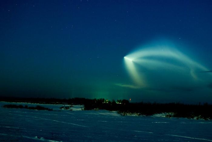 Space Launch as Seen from the Windows in Russia (23 pics)