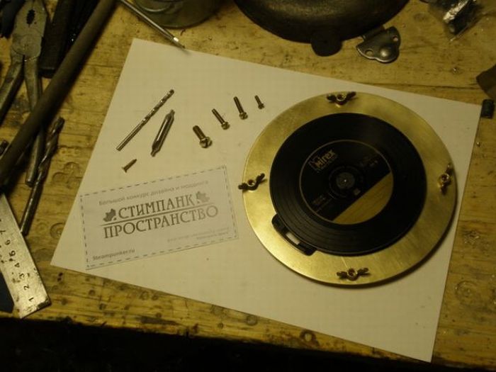 Amazing Handmade Steampunk CD Player (30 pics)