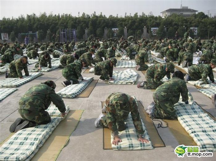 Chinese Military Camp (7 pics)