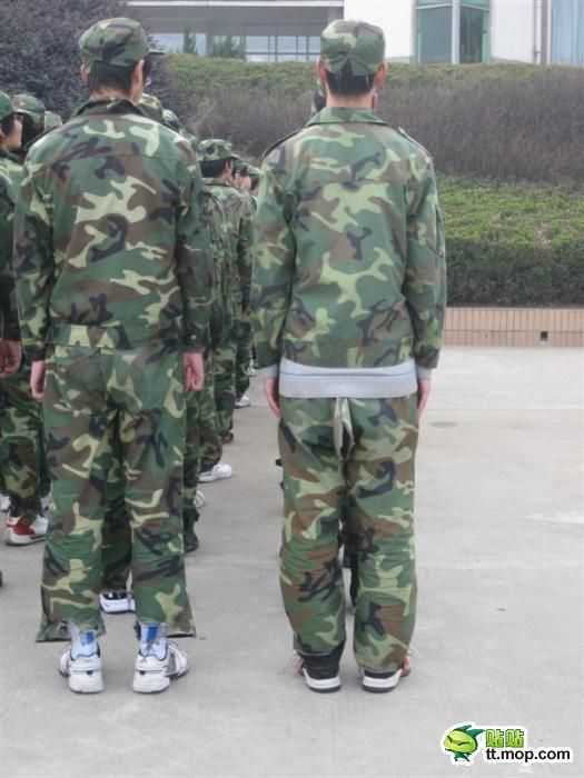 Chinese Military Camp (7 pics)